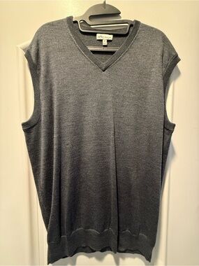 Peter Millar Men’s Gray Sleeveless V-Neck Sweater Vest